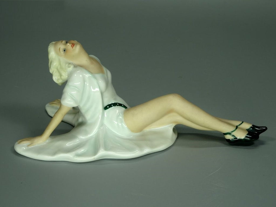 Vintage White Laying Lady Original Schaubach Kunst Porcelain Figurine Sculpture #Ru418