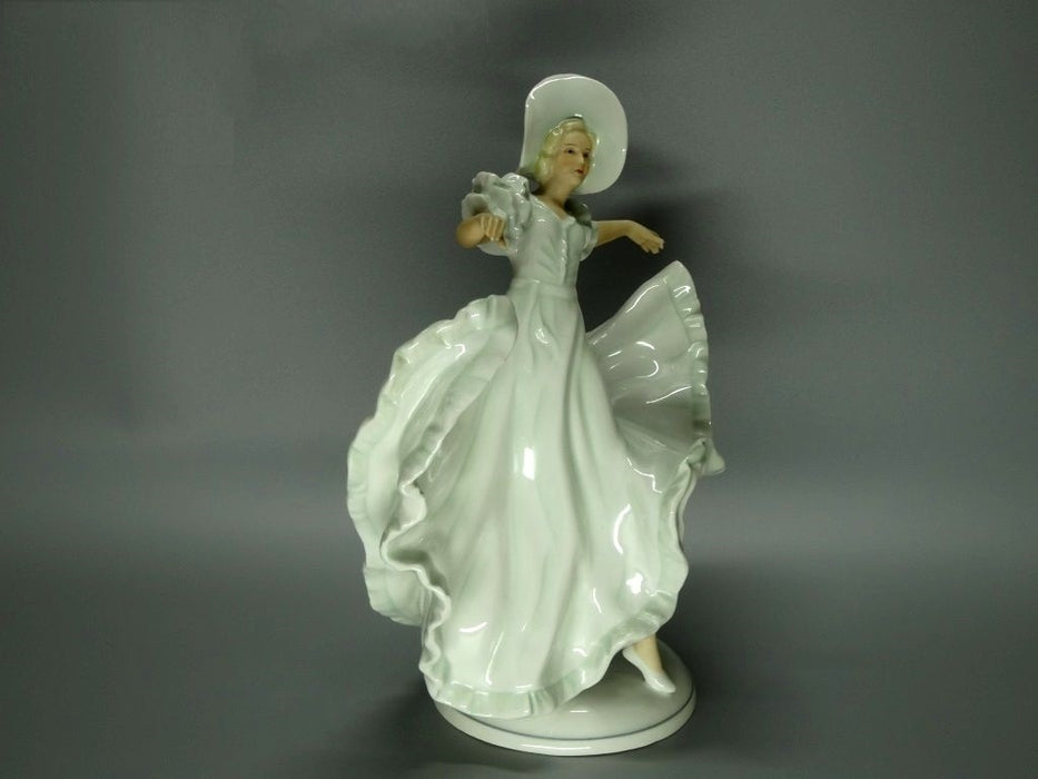 Vintage Lady In Winter Original Schaubach Kunst Porcelain Figure Art Sculpture #Ru521