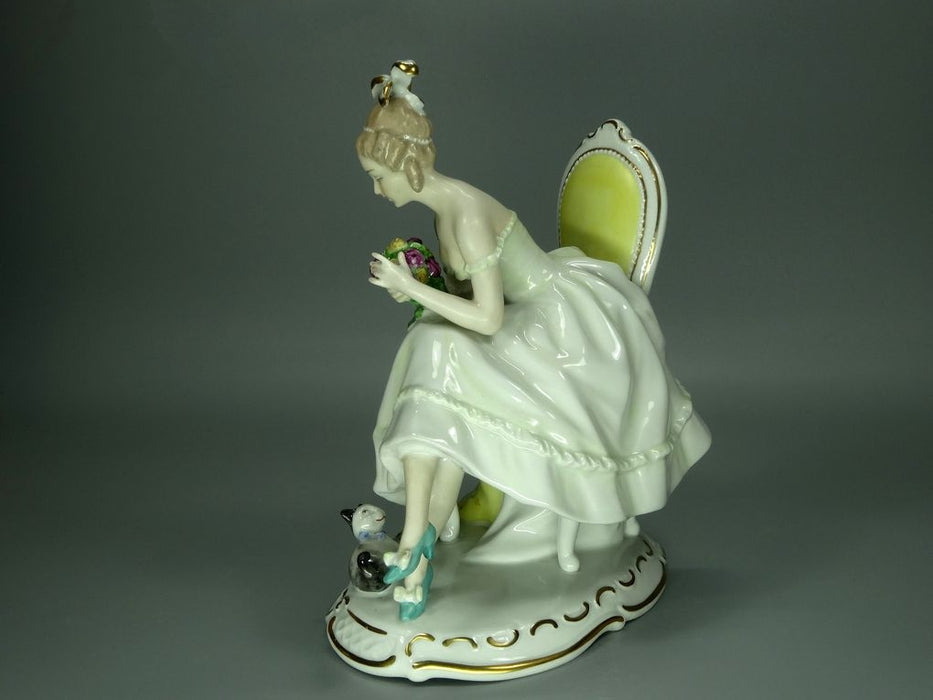 Vintage Sitting Lady & Cat Porcelain Figurine Original Wallendorf Art Sculpture #Ru696