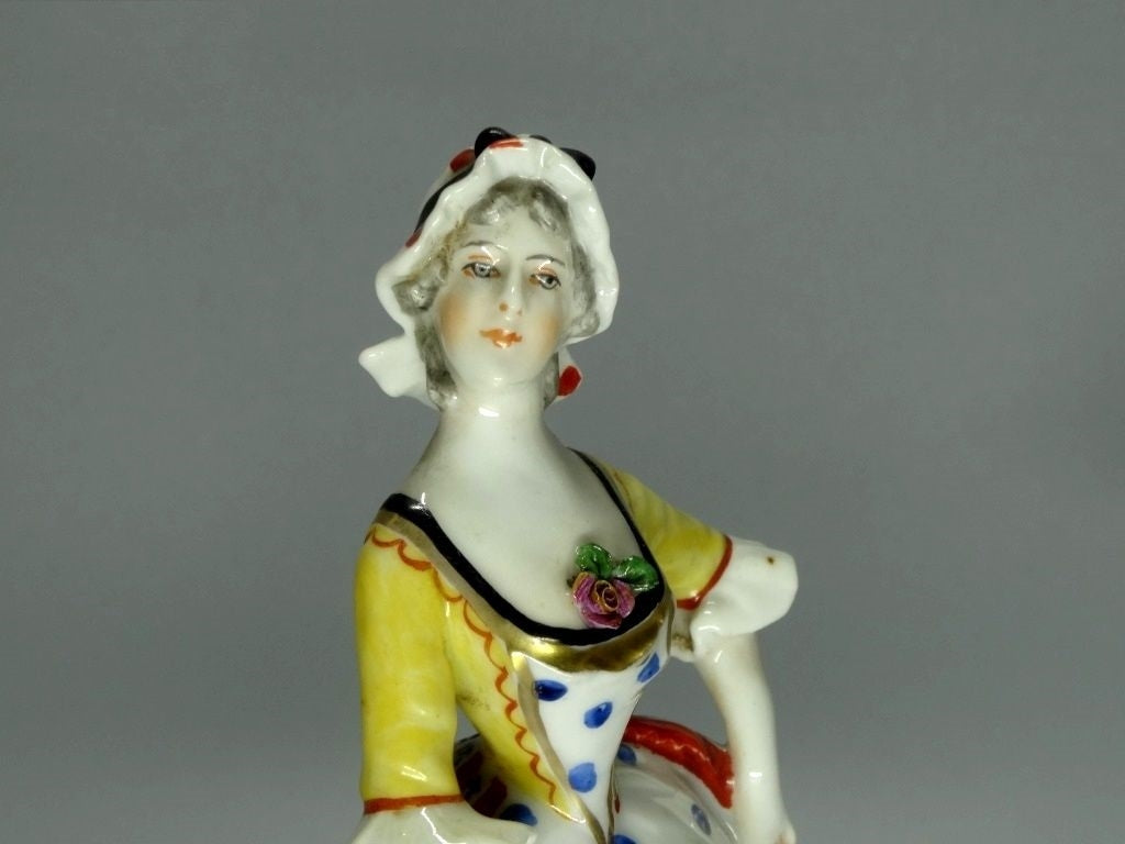 Antique ON The Market Original Royal Vienna Porcelain Figure Romance Art Statue #Ru508