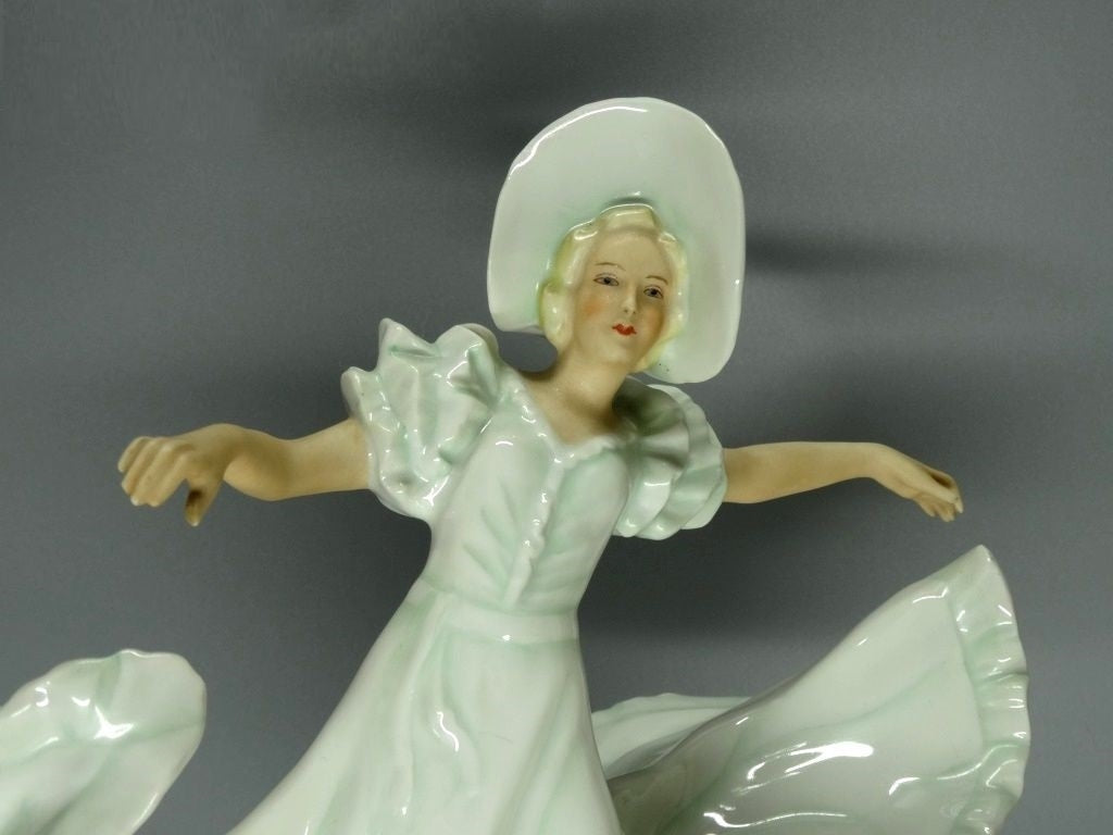 Vintage Lady In Winter Original Schaubach Kunst Porcelain Figure Art Sculpture #Ru521
